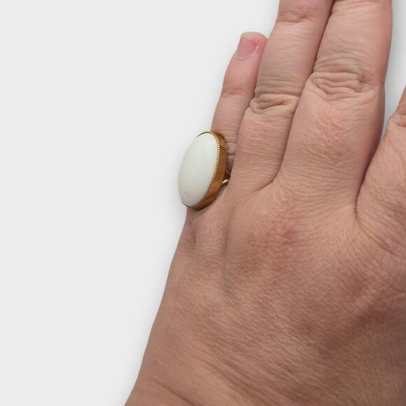 White Oval Stone Cabochon – 12K Gold Filled Adjustable Ring – Size 7 - Picture 8 of 10